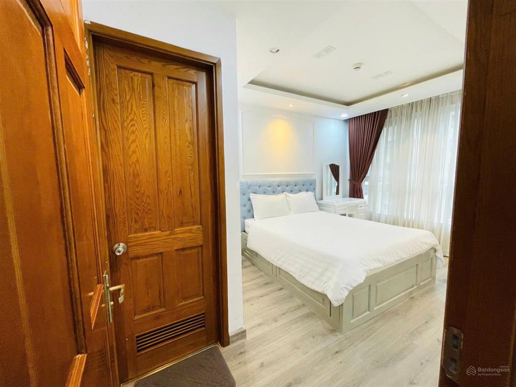 Cho thuê căn hộ sky center, 20 triệu, 97m2, 3pn, 2wc, đầy đủ nội thất tại phổ quang, tân bình