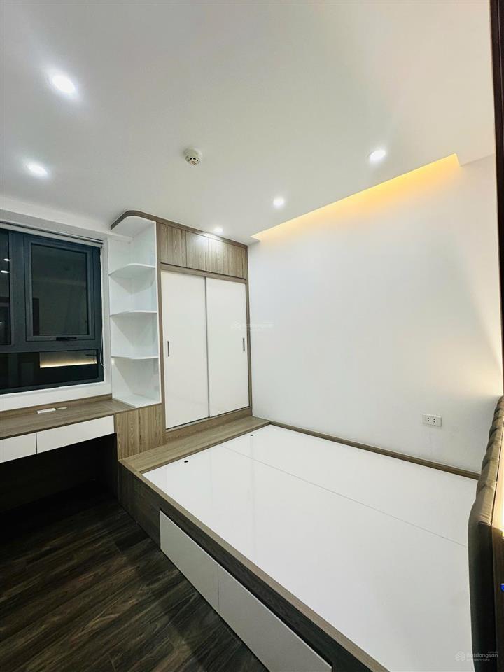 Căn 3 phòng ngủ 2wc 77m2 sử dụng, giá 5,7 tỷ tầng trung view hồ định công. sổ đỏ toà x2 đại kim