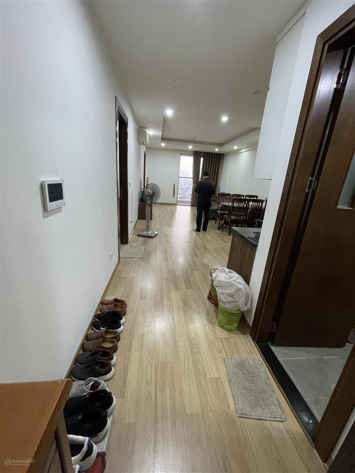 Căn 3 phòng ngủ 2wc 77m2 sử dụng, giá 5,7 tỷ tầng trung view hồ định công. sổ đỏ toà x2 đại kim