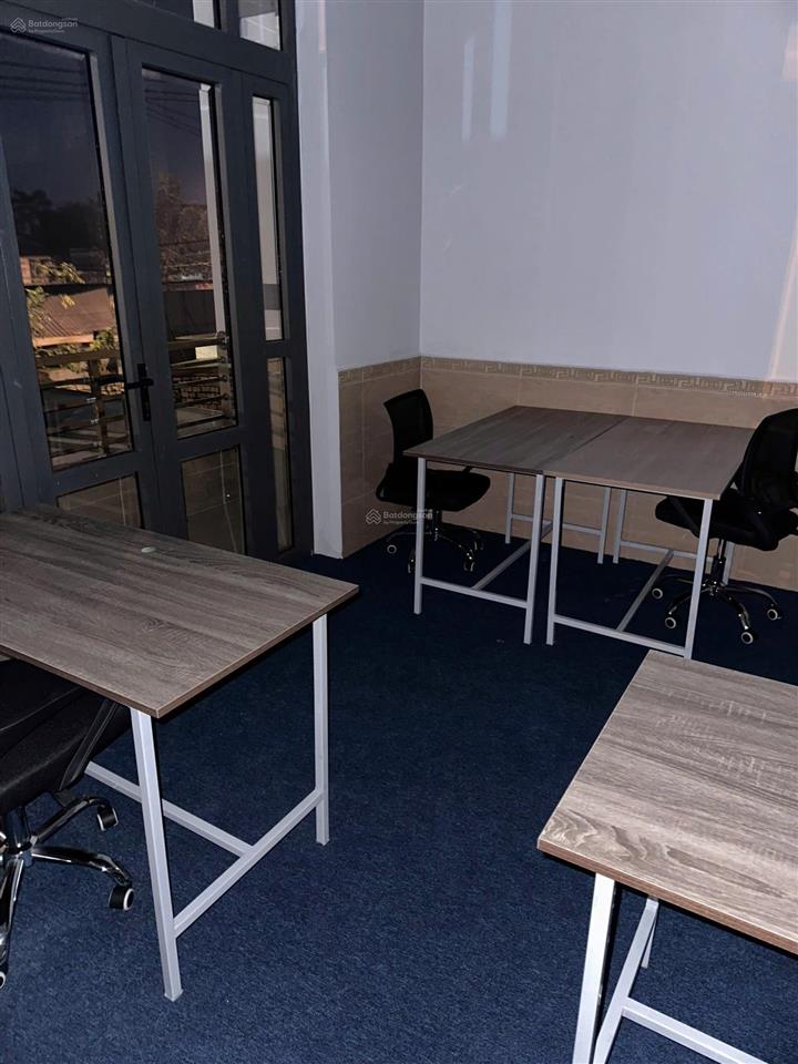 Văn phòng làm việc riêng 2 mặt tiền có cafe tiếp khách