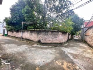 Bán đất đẹp tại chu hóa, việt trì,phú thọ.2,9 triệu / m2, 306m2,2 mặt đường,có thổ cư,dân cư đông