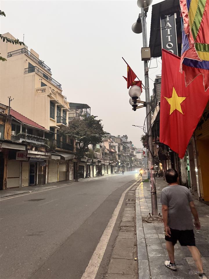 Bán nhà mặt phố hàng đào, 148 tỷ, 141m2, đẹp, mặt tiền 4m, nhiều tiện ích