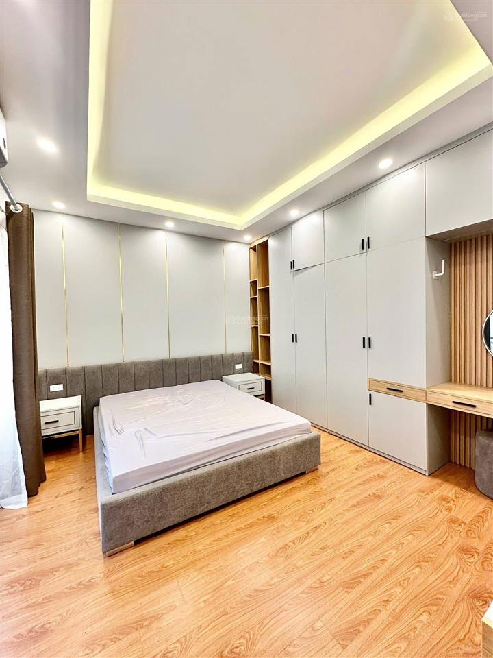 Căn nhà mơ ước. của nhiều cặp vợ chồng trẻ  đông ba  thượng cát. dt 45 m2  5 tầng  mặt tiền 4m