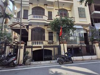 Cho thuê tòa nhà nguyễn trường tộ  ba đình diện tích 150m2 x 6t, mặt tiền 10m