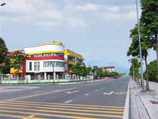 Bán mảnh đất mặt phố cự khối 120m2 mặt tiền 6m  view hồ 30ha  đường 25m  vỉa hè 5m kinh doanh