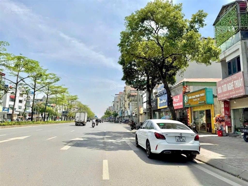 Mặt phố ngô gia tự 105m2  mặt tiền 6m  đoạn đẹp nhất phố  đường 40m vỉa hè 5m  kd  làm vp