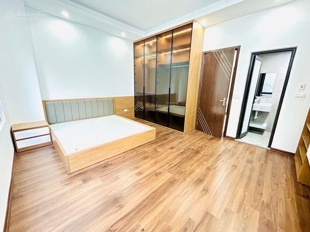 Bán nhà tạ quang bửu 41m, nhà mới đón tết, phân lô, oto đỗ, ngõ thông