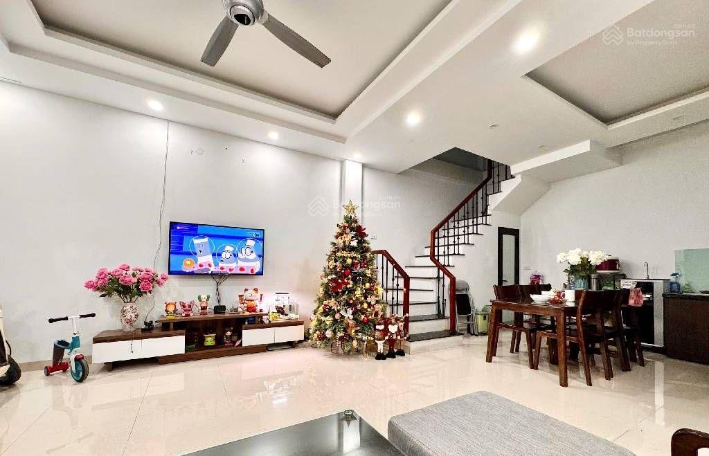 Bán nhà tạ quang bửu, nhà mới đón tết, ngõ thông, phân lô oto đỗ, dân chí cao, ở sướng