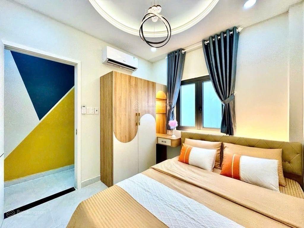 Hiếm!!!! nhà mới 5 tầng btct căn góc  xe ô tô ngay hàng xanh sát q1  ngân hàng hỗ trợ 70%