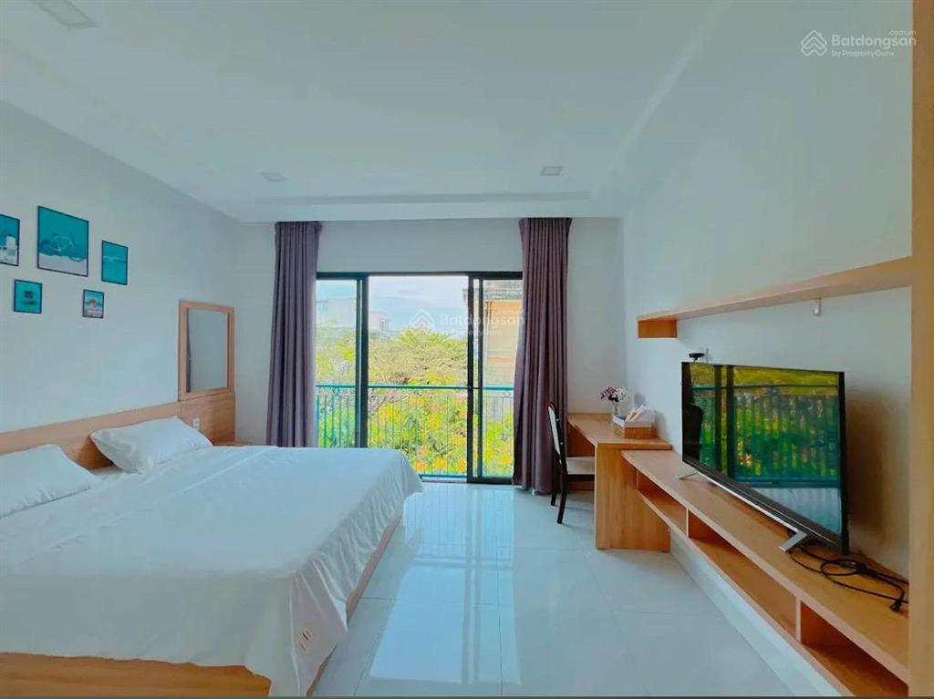 Bán gấp nhà gần biển mỹ khê ngũ hành sơn, kinh doanh phố tây, diện tích 67.5m2  4.5 tầng  mt 4.5m