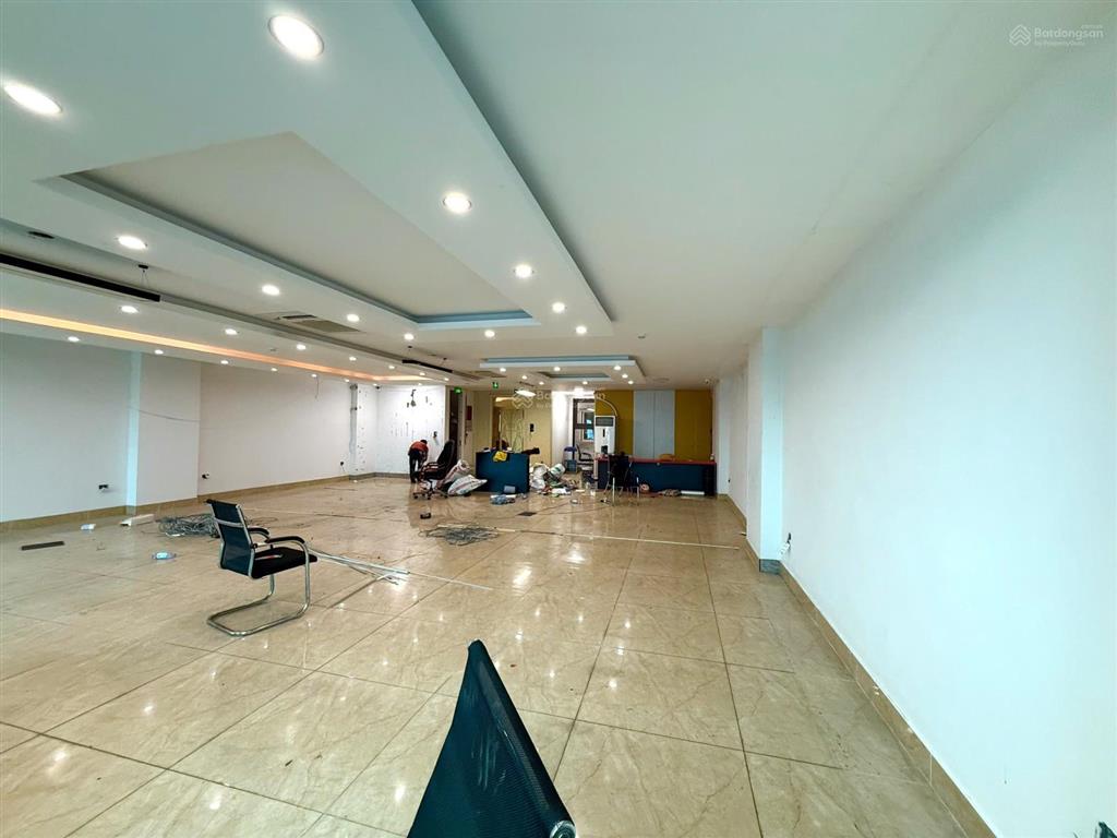 Tâm việt building cần cho thuê sàn văn phòng 150m2 giá 23tr/tháng ngay ngã tư tố hữu  vạn phúc