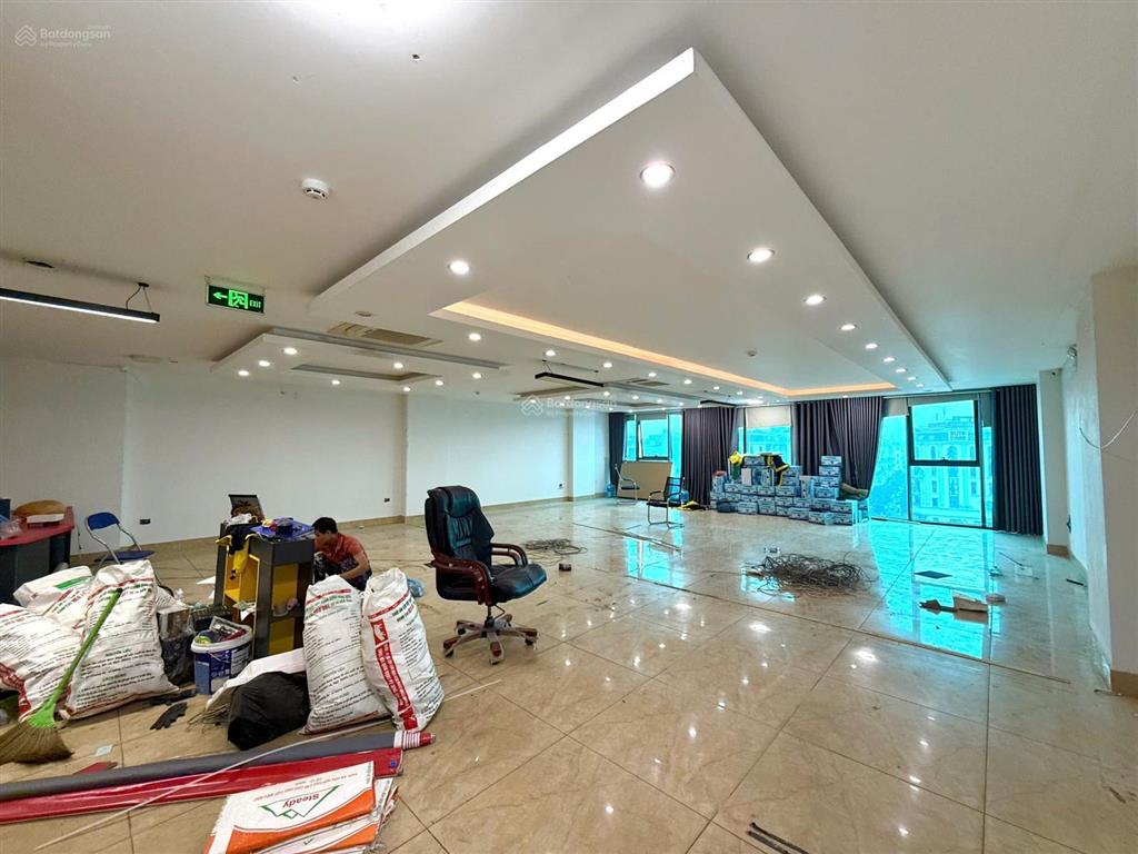 Tâm việt building cần cho thuê sàn văn phòng 150m2 giá 23tr/tháng ngay ngã tư tố hữu  vạn phúc