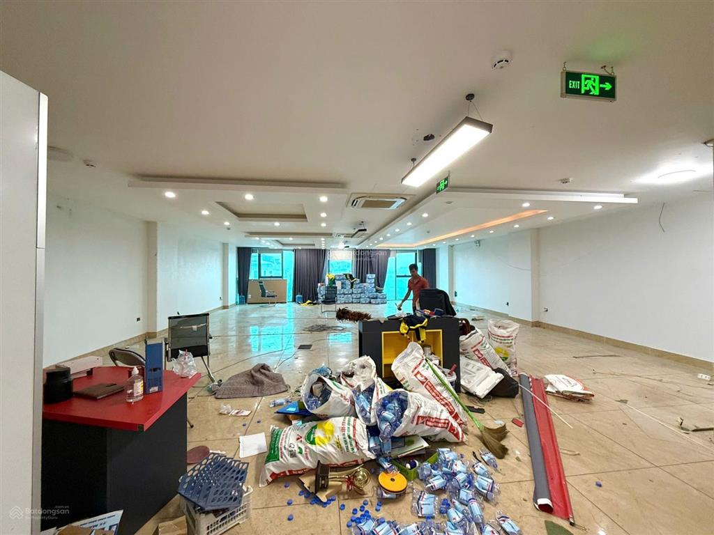 Tâm việt building cần cho thuê sàn văn phòng 150m2 giá 23tr/tháng ngay ngã tư tố hữu  vạn phúc