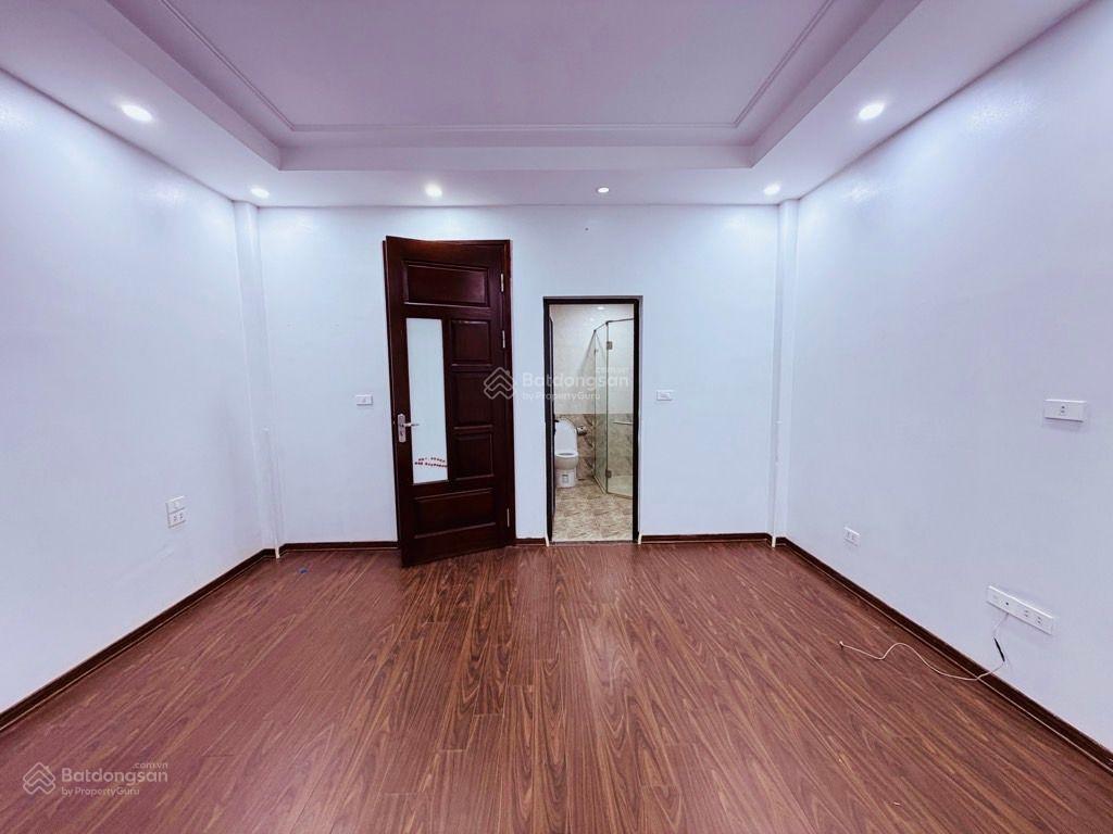 Bán nhà phố bồ đề, trung tâm lõi của long biên.