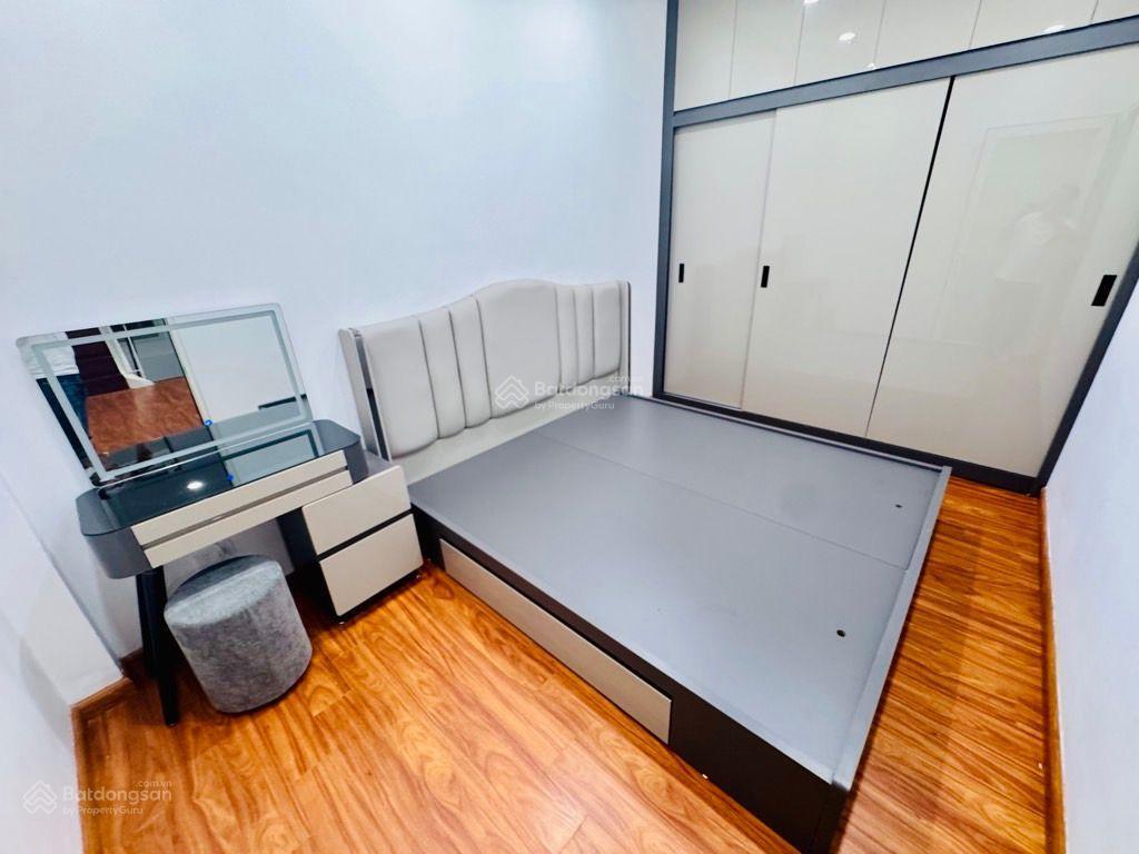 Nhà đẹp phố hồng hà, hộ khẩu hoàn kiếm, gần hồ gươm, vị trí đắc địa, ô tô dừng đỗ cách nhà 10m