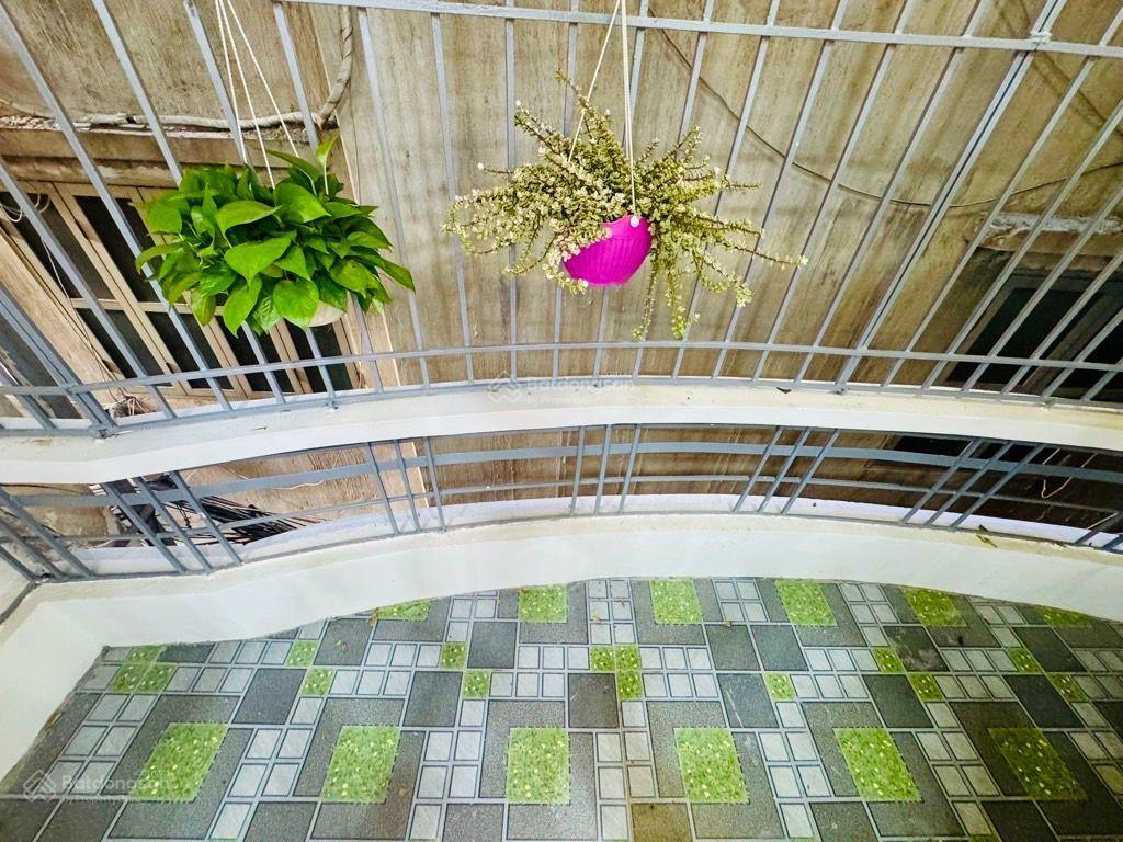 Nhà đẹp phố hồng hà, hộ khẩu hoàn kiếm, gần hồ gươm, vị trí đắc địa, ô tô dừng đỗ cách nhà 10m