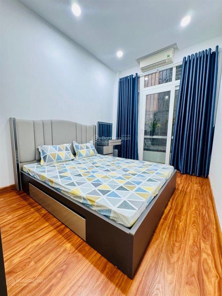 Nhà đẹp phố hồng hà, hộ khẩu hoàn kiếm, gần hồ gươm, vị trí đắc địa, ô tô dừng đỗ cách nhà 10m