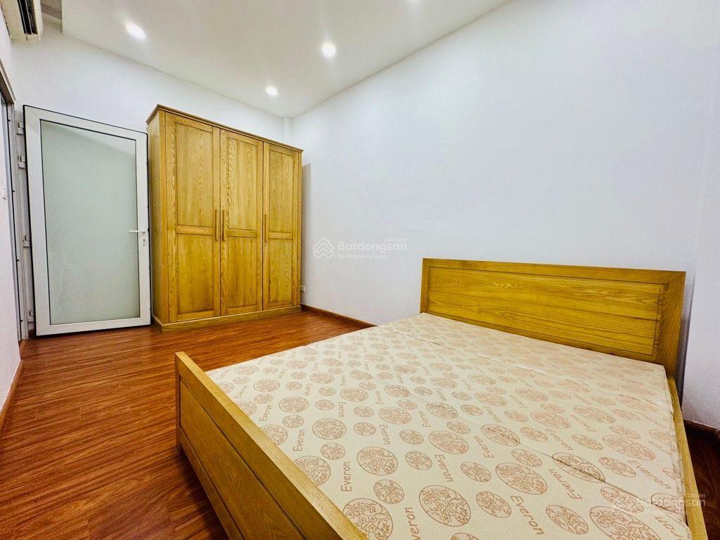 Nhà đẹp phố hồng hà, hộ khẩu hoàn kiếm, gần hồ gươm, vị trí đắc địa, ô tô dừng đỗ cách nhà 10m