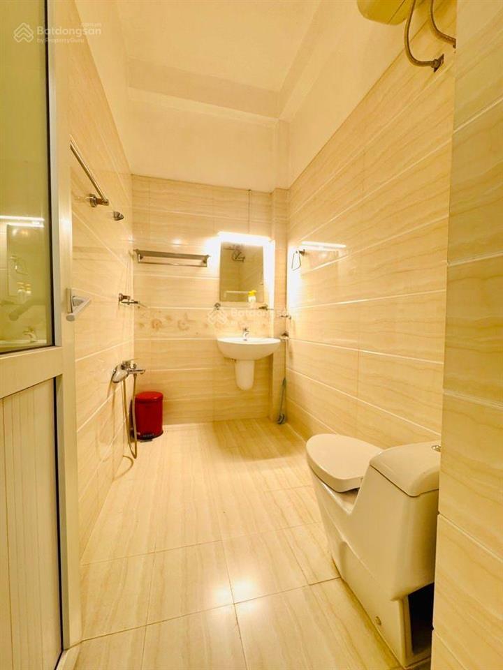 Nhà đẹp phố hồng hà, hộ khẩu hoàn kiếm, gần hồ gươm, vị trí đắc địa, ô tô dừng đỗ cách nhà 10m