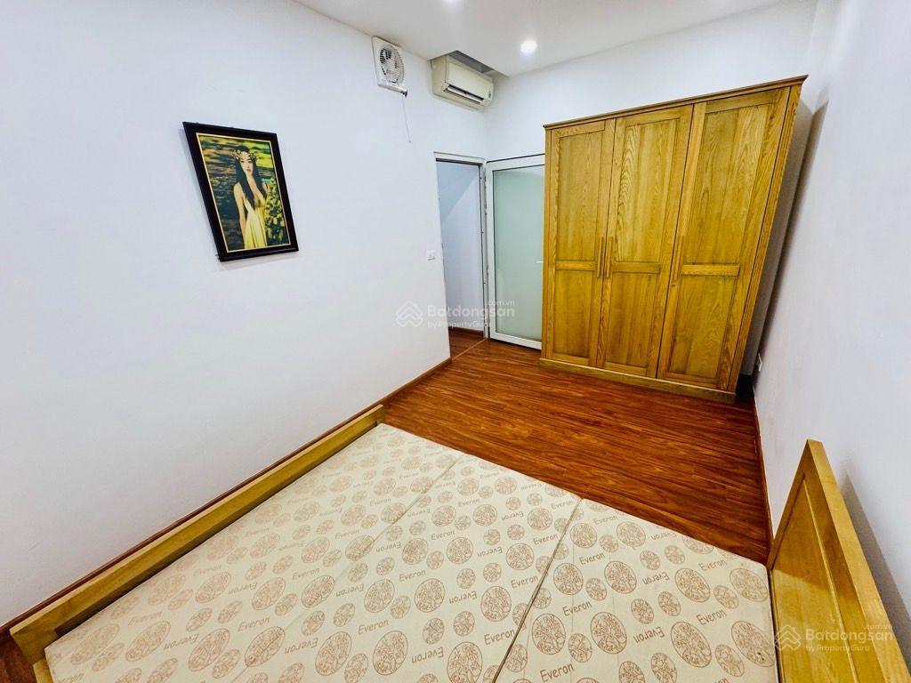 Nhà đẹp phố hồng hà, hộ khẩu hoàn kiếm, gần hồ gươm, vị trí đắc địa, ô tô dừng đỗ cách nhà 10m