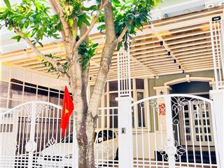 Cho thuê nhà 2 lầu ở mỹ phú (quận 7) gồm 5pn 4wc  diện tích 378m2  giá chỉ 60tr/tháng