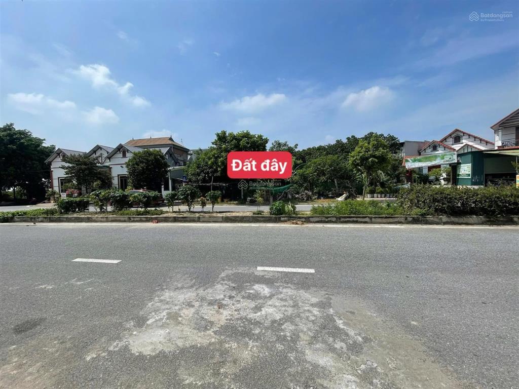 Đất kinh doanh tt hợp châu, chân núi tam đảo, mặt tiền 16m làm quán hay xây kiot đều đẹp