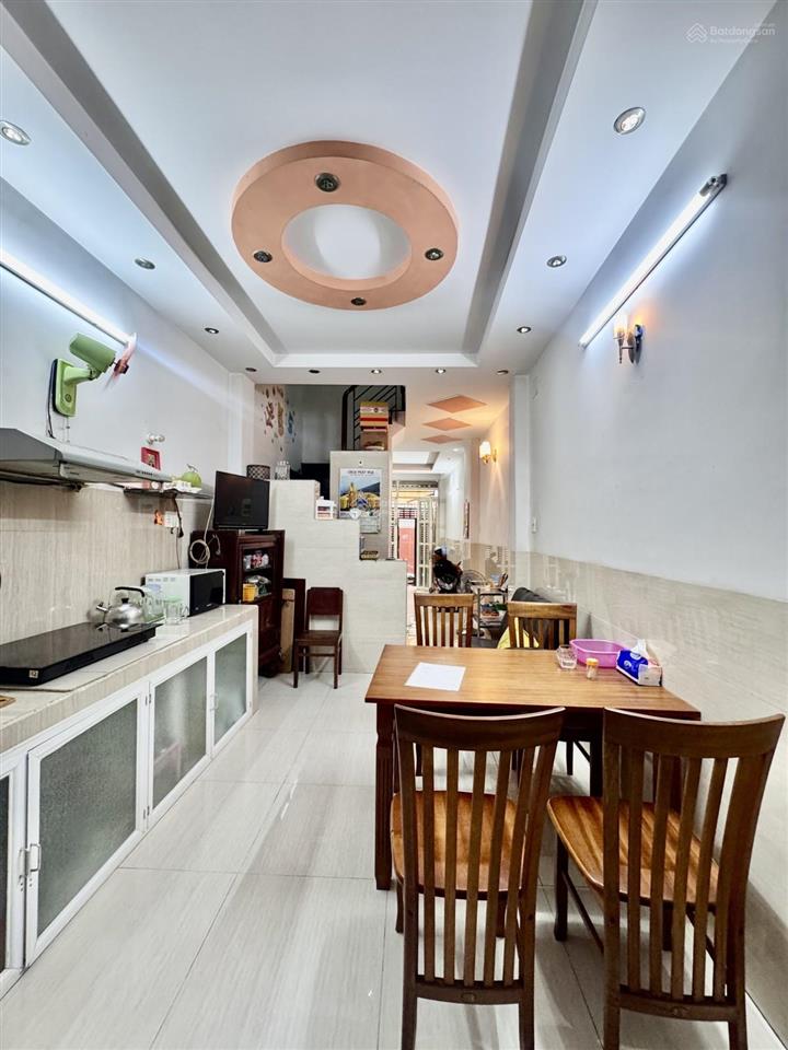 Nhà 5 tầng btct 20m ra mt ngô gia tự quận 10 50m2 4pn khép kín chỉ 9,5t