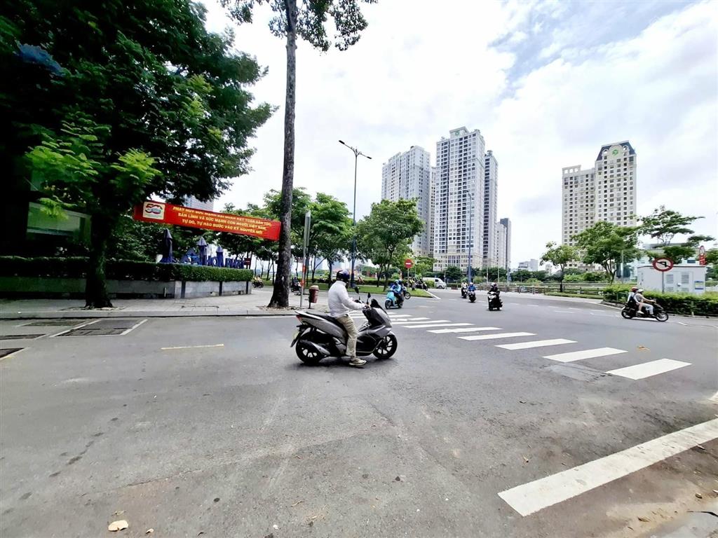 Nhà 4 tầng btct nguyễn thái bình quận 1 36m2 hẻm vf3 gần ngay mặt tiền chỉ hơn 8 tỷ tl