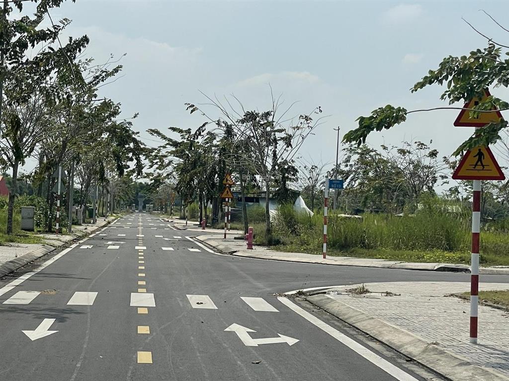 Bán 2 lô liền kền đường 12m  10x18m gần công viên khu dân cư dragon pearl