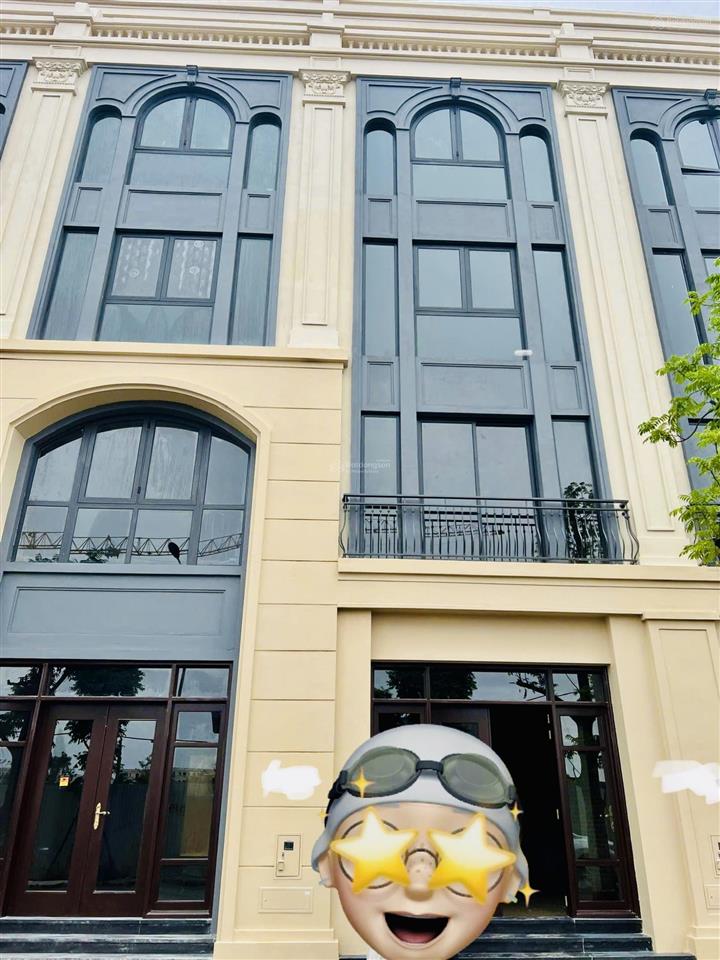 Chính chủ sang úc cần bán biệt thự lk đối diện chung cư vinhomes cổ loa cơ hội để đầu tư sinh lời