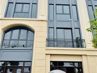 Chính chủ sang úc cần bán biệt thự lk đối diện chung cư vinhomes cổ loa cơ hội để đầu tư sinh lời