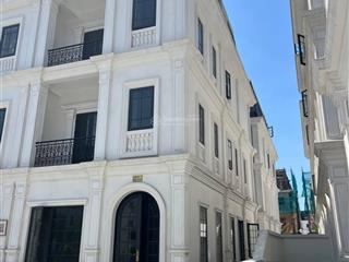 Cần bán gấp căn liền kề 156m2 mặt vườn hoa jade square giá 35 tỷ.  0915 568 ***