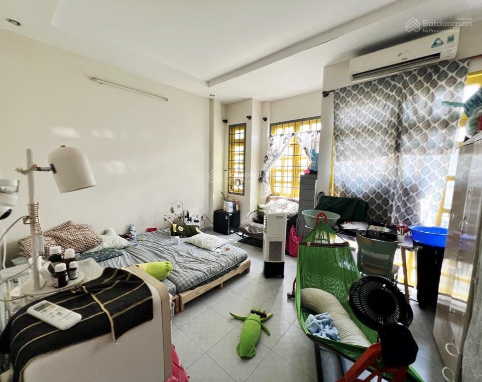 Chủ bán gấp nhà phường 2, bình thạnh, dt lớn 82m2, chỉ nhỉnh 8tỷ, gần chợ bà chiểu, sát vách quận 1