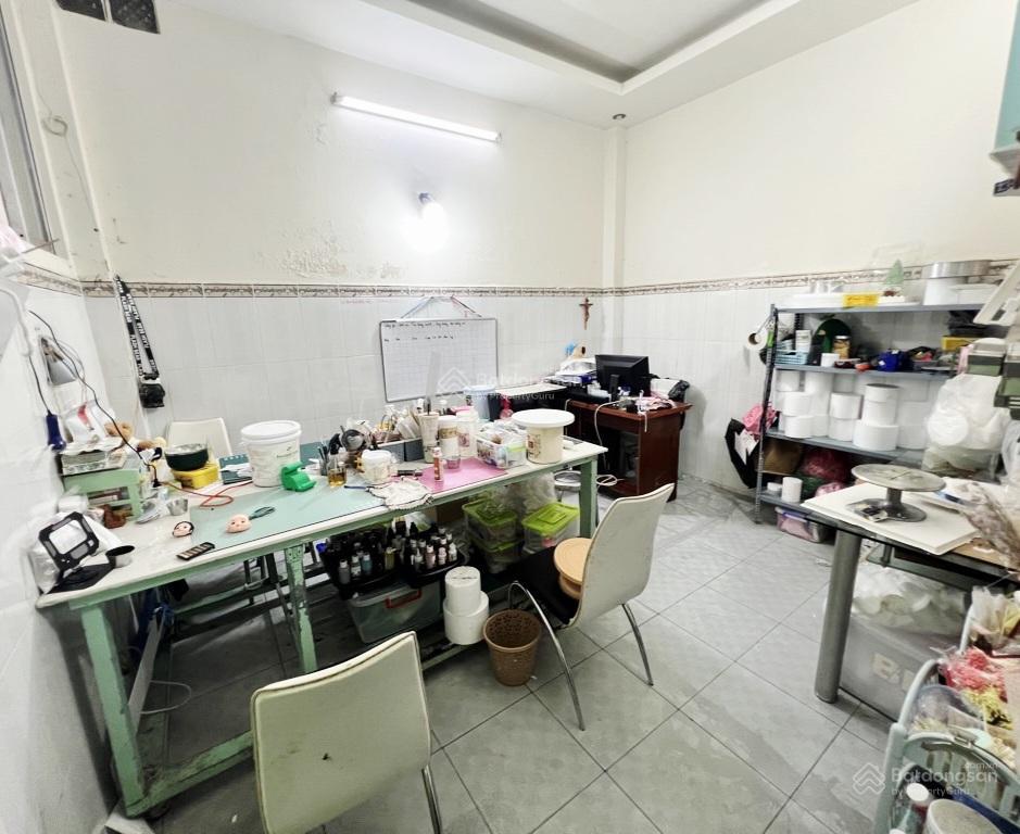 Chủ bán gấp nhà phường 2, bình thạnh, dt lớn 82m2, chỉ nhỉnh 8tỷ, gần chợ bà chiểu, sát vách quận 1