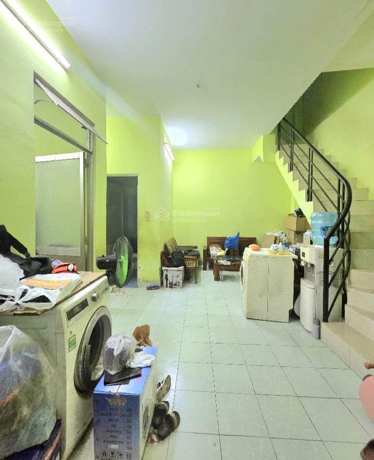 Nhà nên mua gấp, chỉ nhỉnh 5tỷ, dt 55m2, sát hẻm xe hơi, ngay ub phường 12, bình thạnh