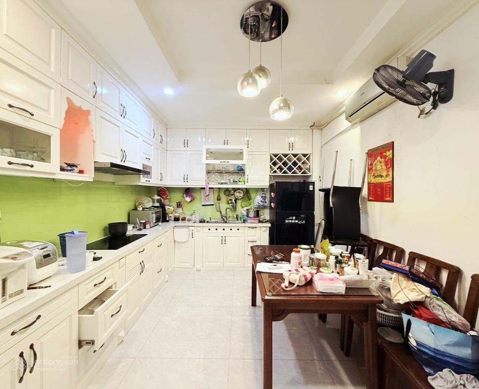 Chủ bán gấp nhà ngay chợ bà chiểu, dt (4.6x13), 4 tầng btct, 7 pn, phường 12, bình thạnh