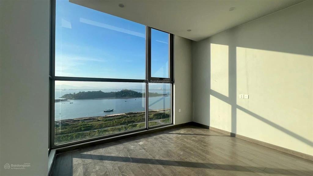 The ruby căn góc 3 ngủ  view trực diện biển  giá 3 tỷ (full 102%)