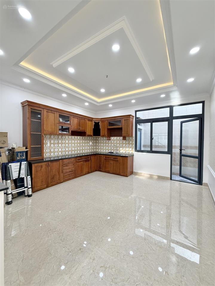 Nhà 4 tầng 59.2m2 góc 2 mt sân ô tô, nở hậu tài lộc 4.7m, cạnh vạn phúc city, urban green