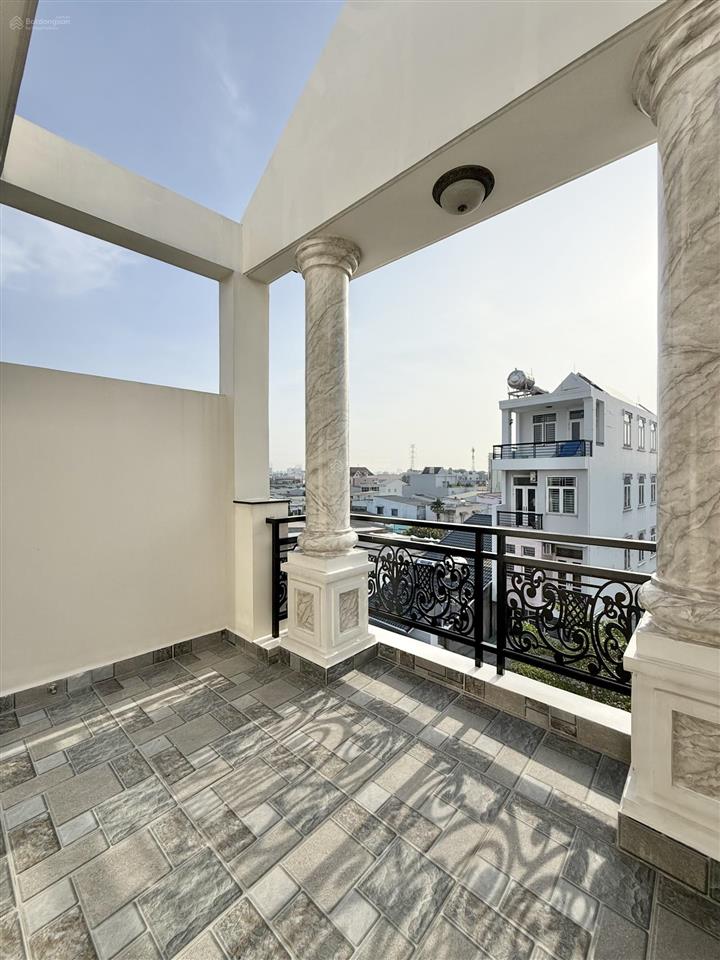 Nhà 4 tầng 59.2m2 góc 2 mt sân ô tô, nở hậu tài lộc 4.7m, cạnh vạn phúc city, urban green