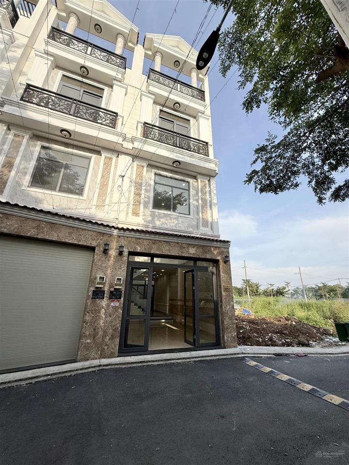 Nhà 4 tầng 59.2m2 góc 2 mt sân ô tô, nở hậu tài lộc 4.7m, cạnh vạn phúc city, urban green