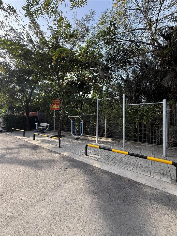 Nhà 4 tầng 59.2m2 góc 2 mt sân ô tô, nở hậu tài lộc 4.7m, cạnh vạn phúc city, urban green