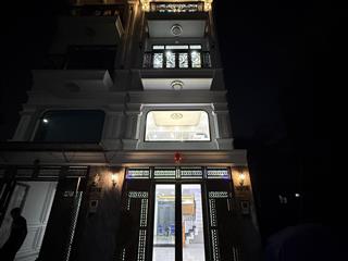 Chính chủ nhà 4 tầng sân ô tô, đường 8m ngay chợ hiệp bình, vạn phúc city