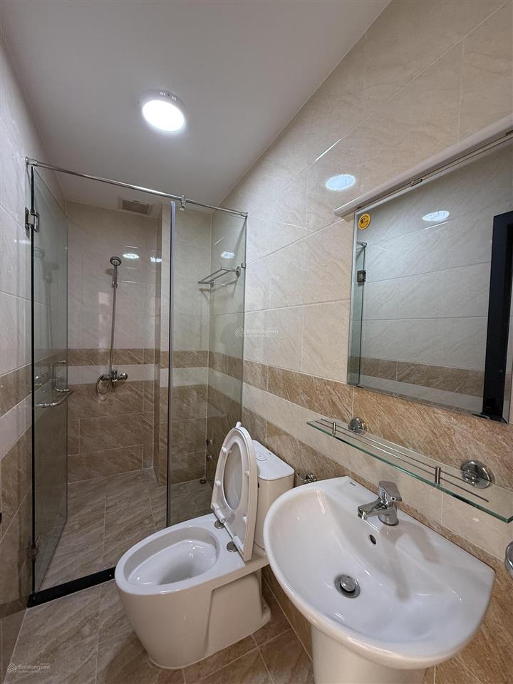 Nhà 3 tầng + lửng, ngay chợ hiệp bình, ô tô đậu trong nhà, gần vạn phúc city