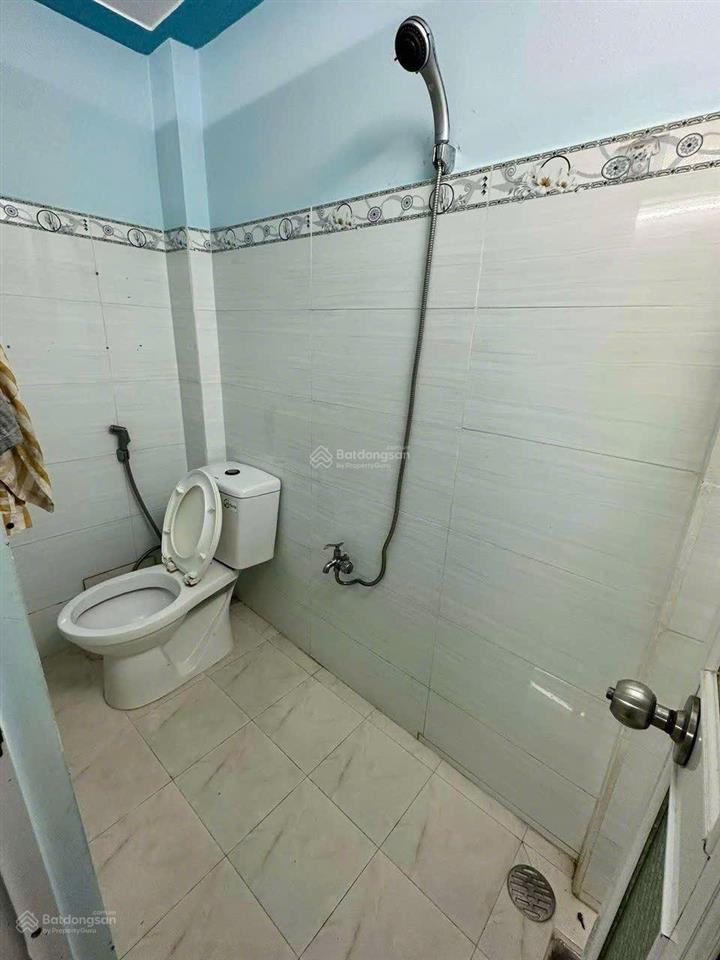 Nhà ngang 6m 2 tầng  hẻm xe hơi 3m  nhỏ có vỏ hoàn công đủ  quận 9