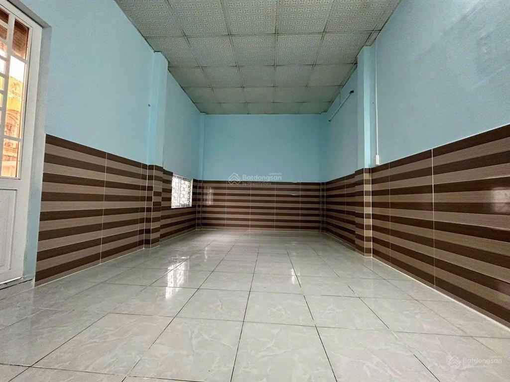 Nhà ngang 6m 2 tầng  hẻm xe hơi 3m  nhỏ có vỏ hoàn công đủ  quận 9