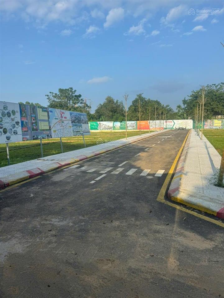 Chỉ 3 tỷ cất két ngay cuốn sổ đỏ 125m2 full thổ cư  ô tô chạy vòng vào đất, gần sân golf đồng mô