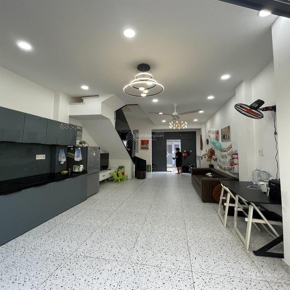 Siêu phẩm 3 tầng đúc kiên cố  ngang 4.2m cực đẹp  mã lò bình tân  chỉ 4.3 tỷ!