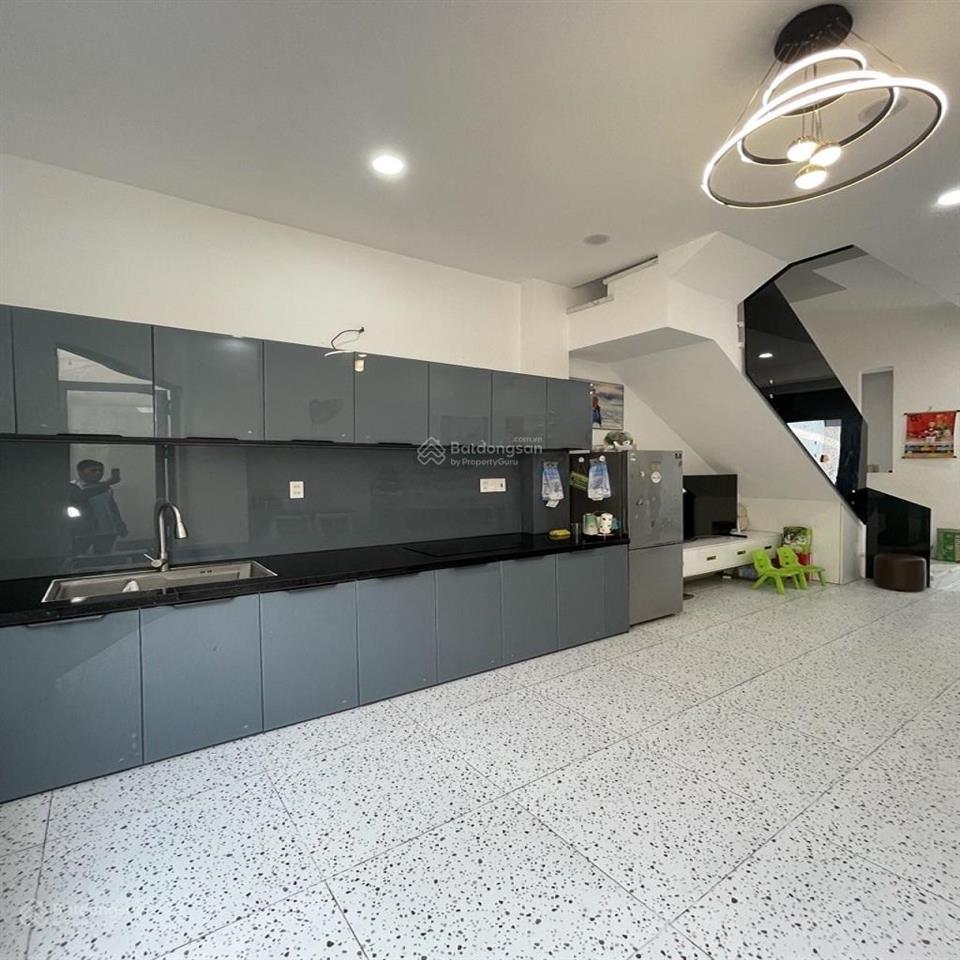 Siêu phẩm 3 tầng đúc kiên cố  ngang 4.2m cực đẹp  mã lò bình tân  chỉ 4.3 tỷ!