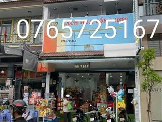 Bán nhà ngay bến xe quận 8, 5x24m. giá 860 triệu. đang cho thuê 18 triệu/ tháng