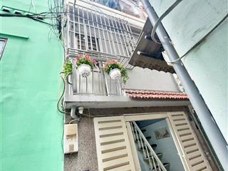 Bán nhà nhỏ xinh 3 tầng quận 1 chỉ 2ty2
